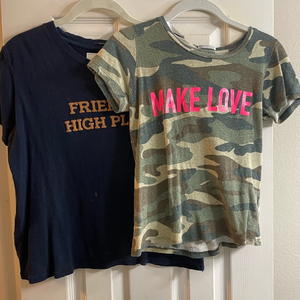 Pack of two MOTHER linen/cotton graphic tshirts XS